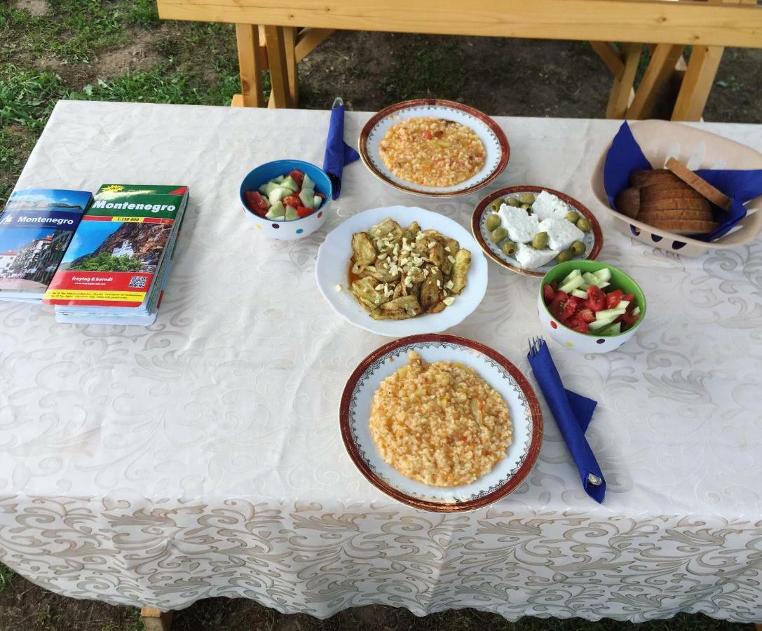 Camp Podkraj 호텔 비르파자르 외부 사진