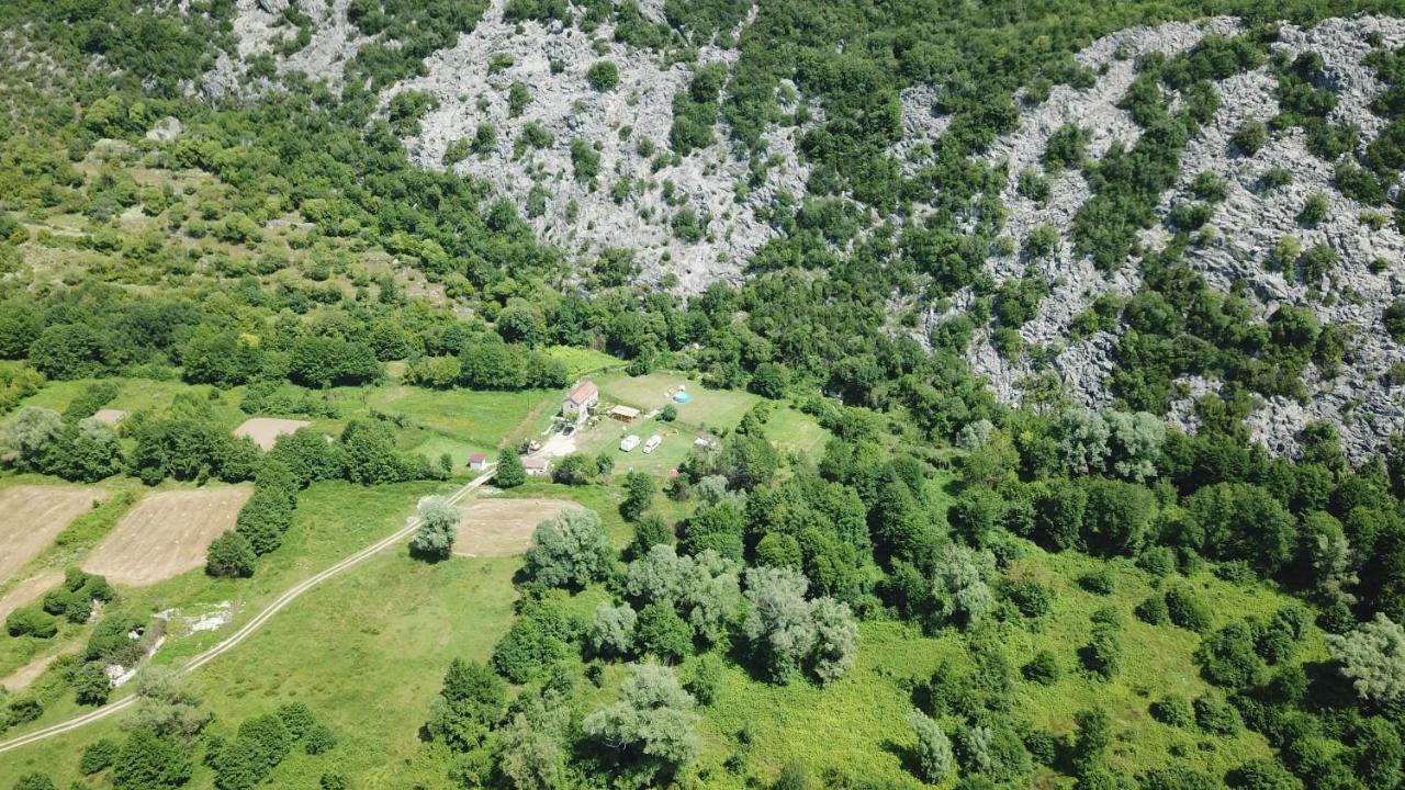 Camp Podkraj 호텔 비르파자르 외부 사진